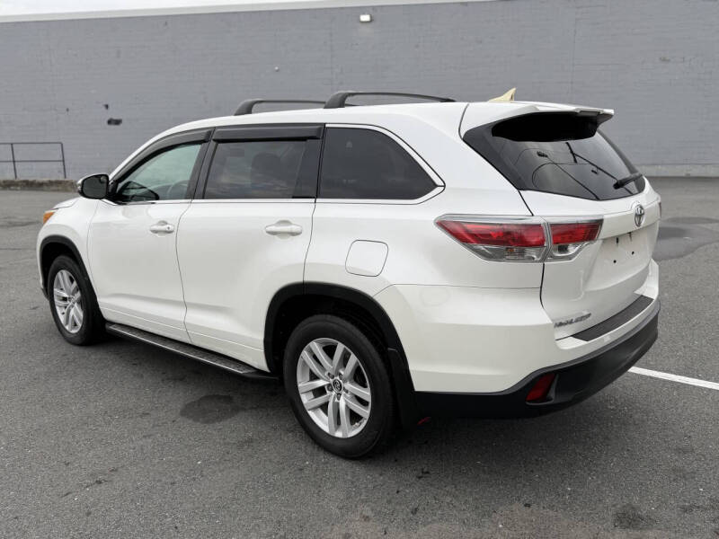 2016 Toyota Highlander LE