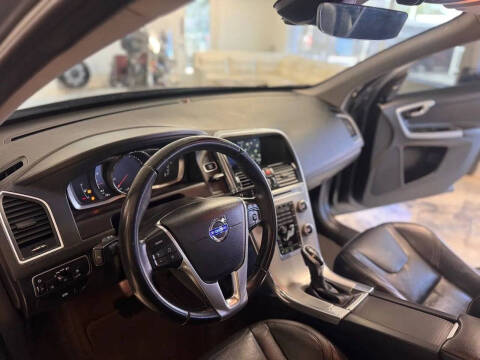 2017 Volvo XC60 T6 Dynamic