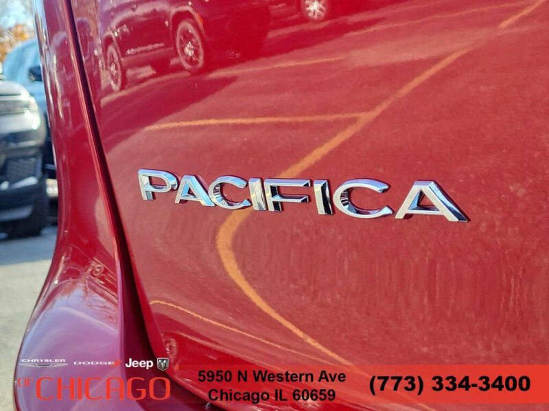 2026 Chrysler Pacifica Select