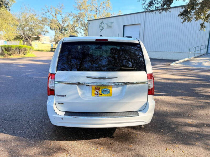 2014 Chrysler Town and Country Touring