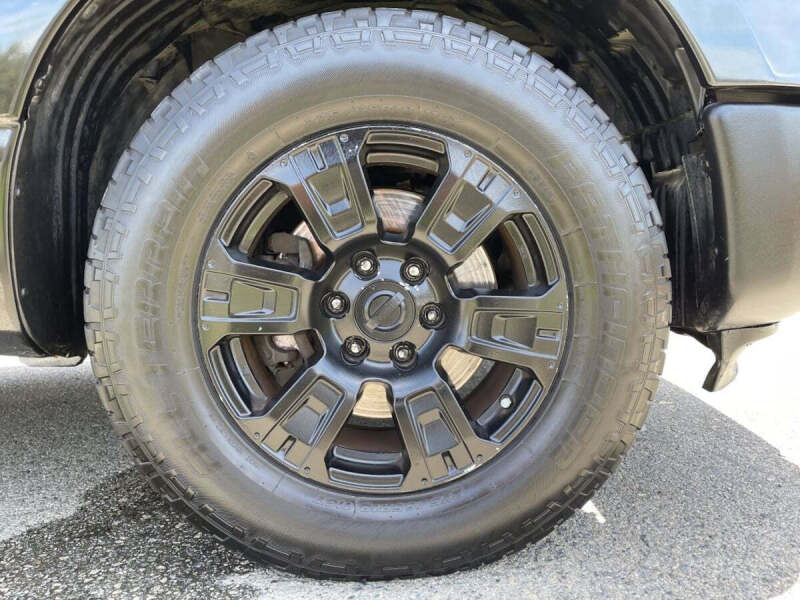 2017 Nissan Titan SV