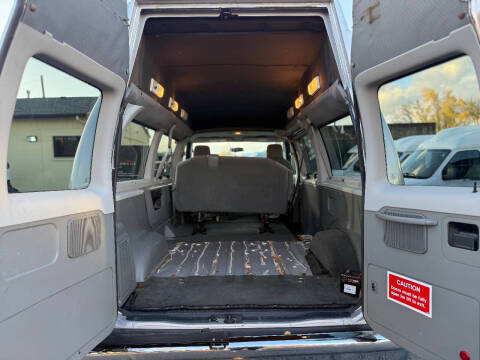 2011 Ford E-Series E-350 SD XLT