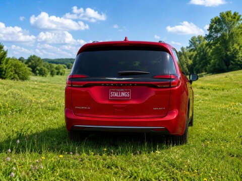 2027 Chrysler Pacifica Select