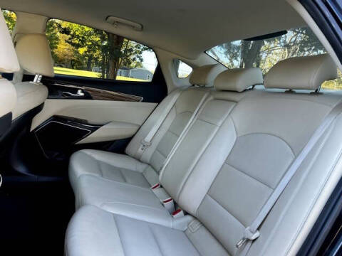 2019 Kia Cadenza Premium