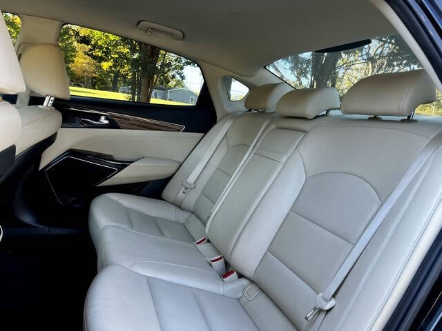 2019 Kia Cadenza Premium