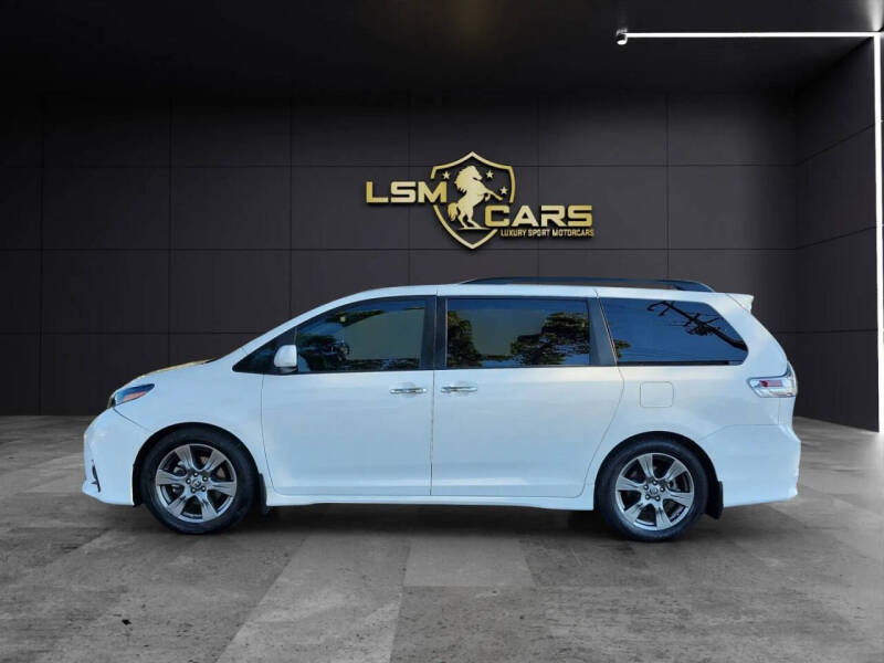 2020 Toyota Sienna SE Premium 8-Passenger