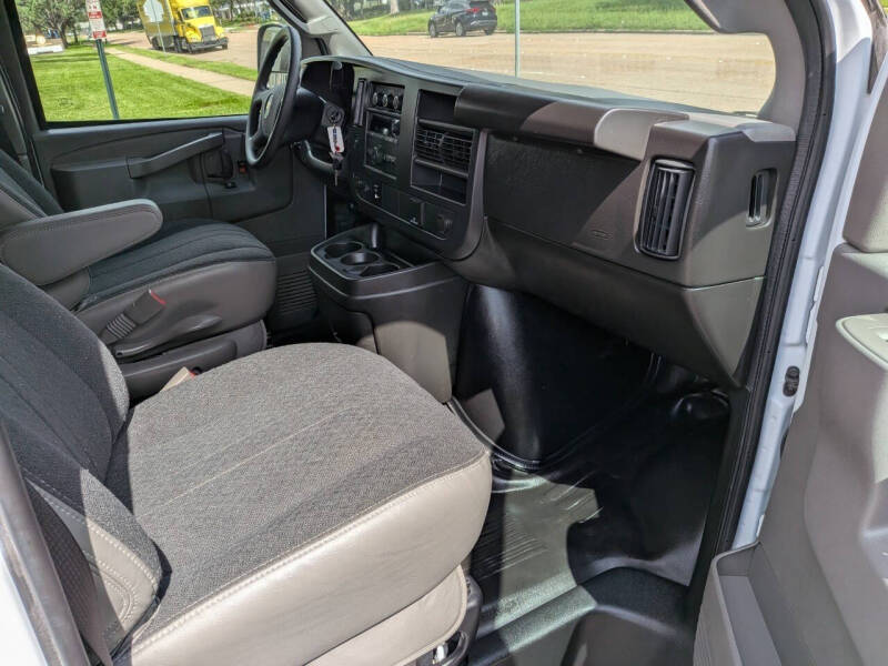 2025 Chevrolet Express 2500