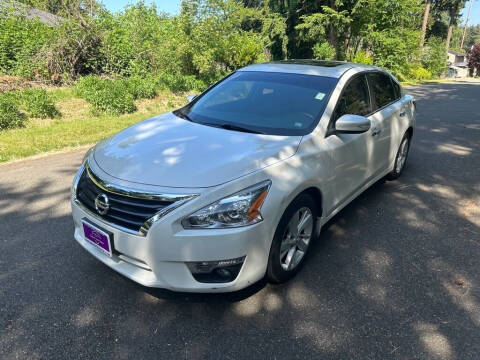 2015 Nissan Altima for sale at Venture Auto Sales in Puyallup WA