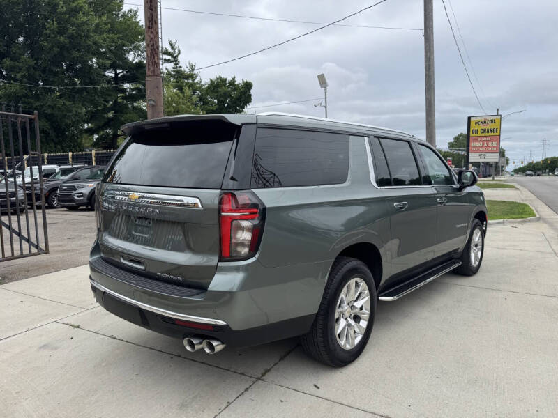 2023 Chevrolet Suburban Premier