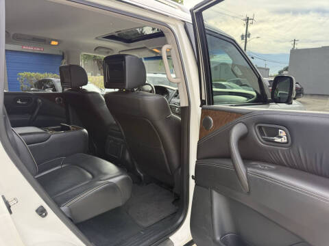 2017 Infiniti QX80 Signature Edition