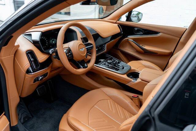 2026 Aston Martin DBX 4