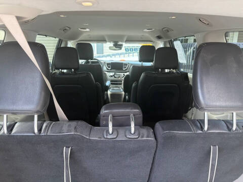 2022 Chrysler Pacifica Touring L