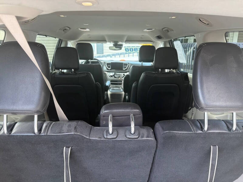 2022 Chrysler Pacifica Touring L