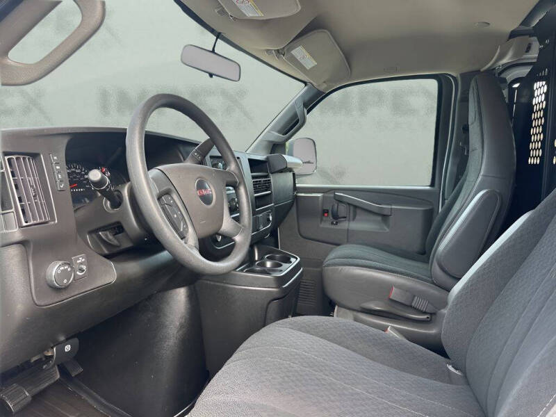 2023 GMC Savana 2500