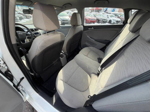 2016 Hyundai Accent SE