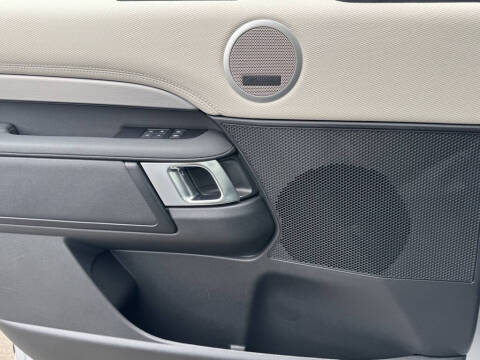 2023 Land Rover Discovery P300 S R-Dynamic