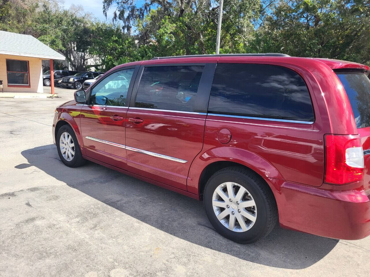 2016 Chrysler Town and Country for sale at FAMILY AUTO BROKERS in Longwood, FL