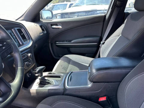 2016 Dodge Charger SE
