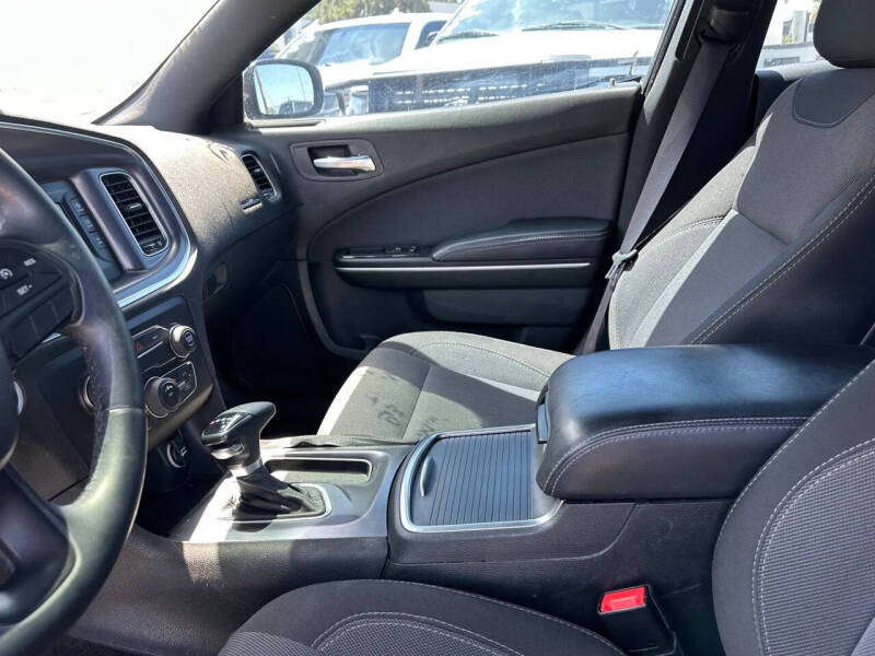 2016 Dodge Charger SE