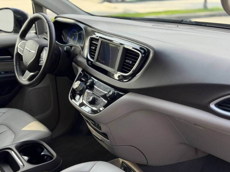 2018 Chrysler Pacifica Touring L