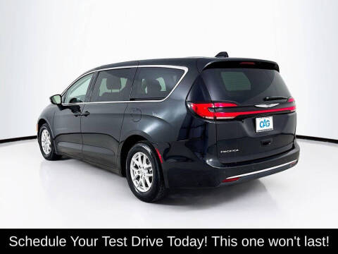 2024 Chrysler Pacifica Touring L