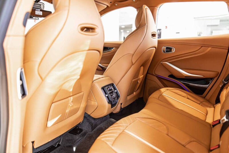 2026 Aston Martin DBX 707