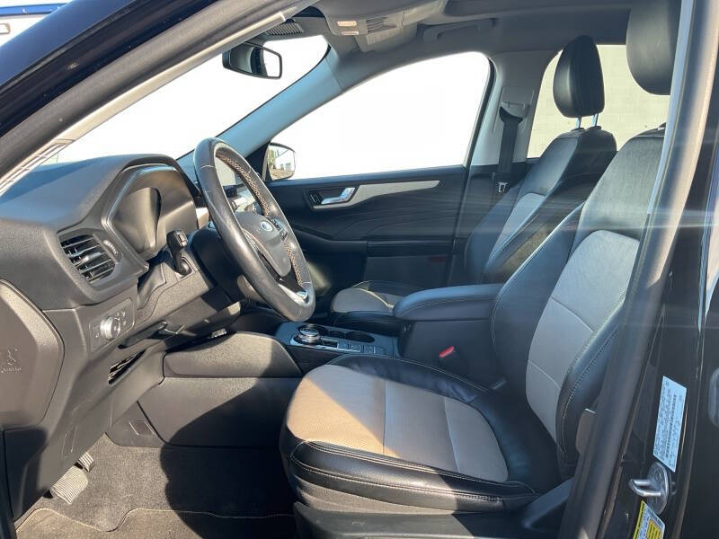 2021 Ford Escape Titanium