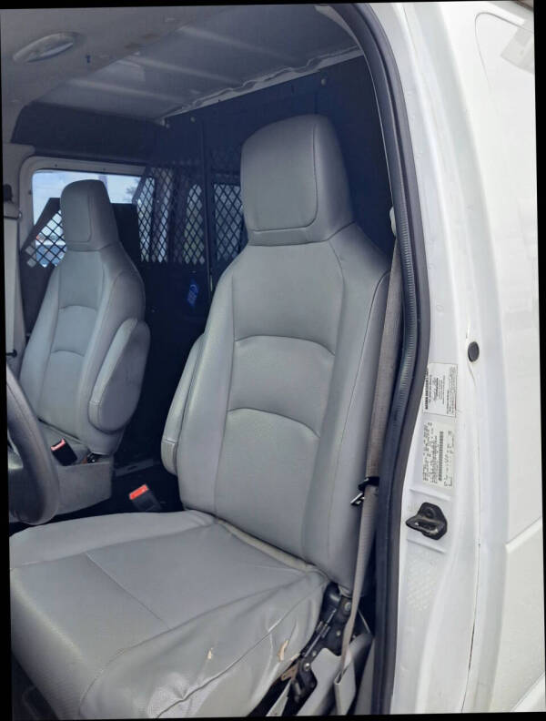 2013 Ford E-Series E-350 SD