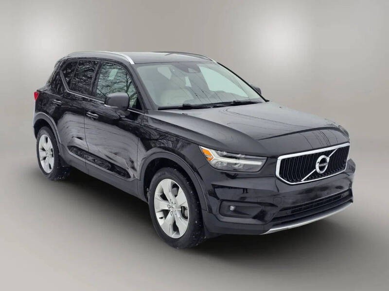 2021 Volvo XC40 T5 Momentum