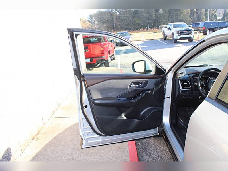 2022 Nissan Rogue SV