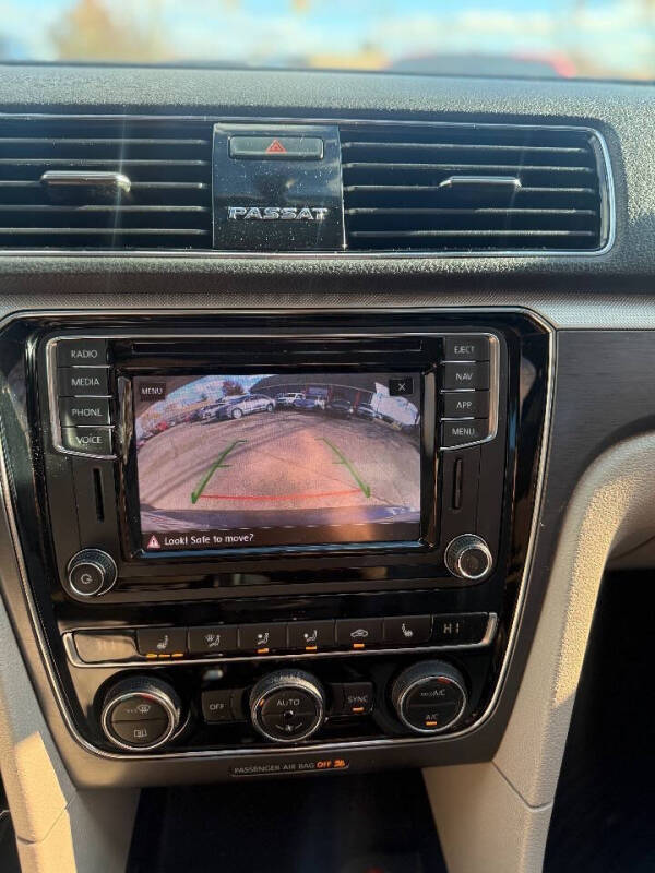 2018 Volkswagen Passat 2.0T R-Line