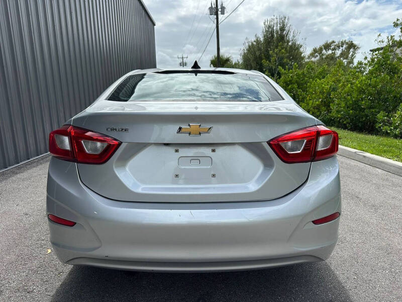 2018 Chevrolet Cruze LS Auto