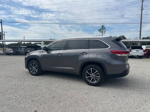 2017 Toyota Highlander SE