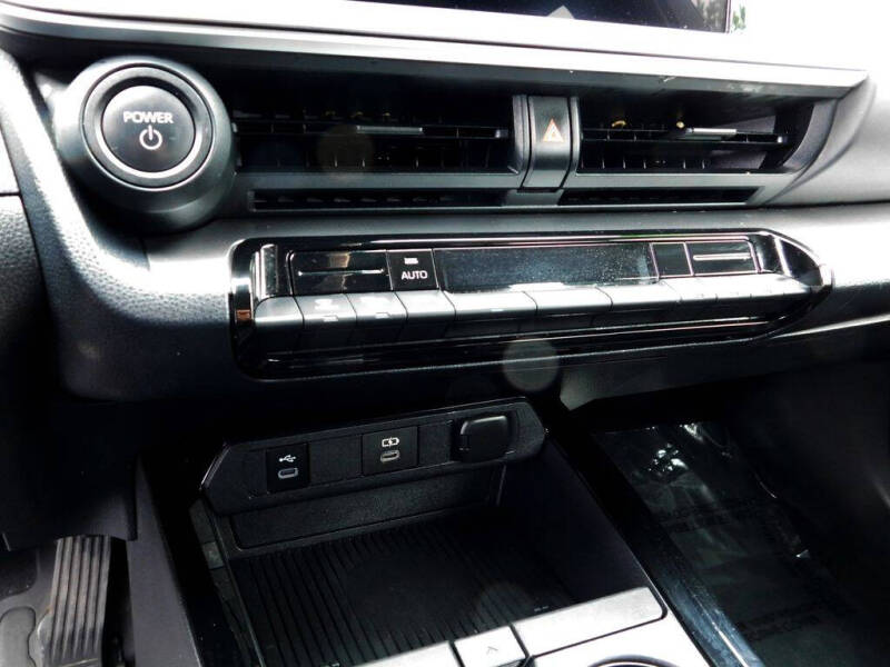 2023 Toyota Prius LE