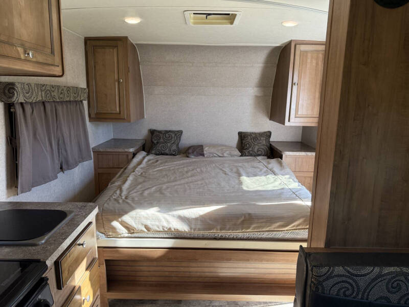 2017 FLAGSTAFF LITE 19 FD