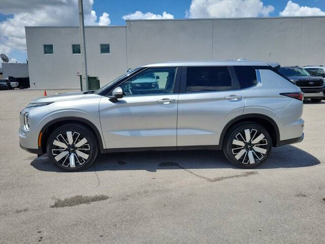 2025 Mitsubishi Outlander SE
