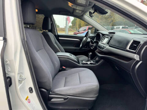 2017 Toyota Highlander LE