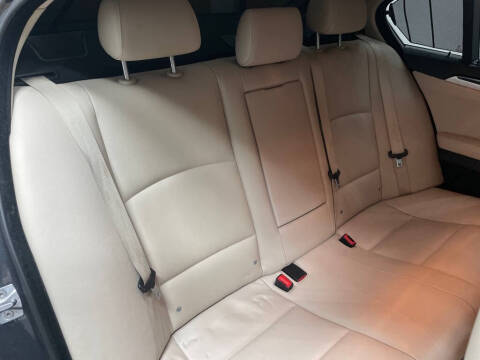 2011 BMW 5 Series 528i