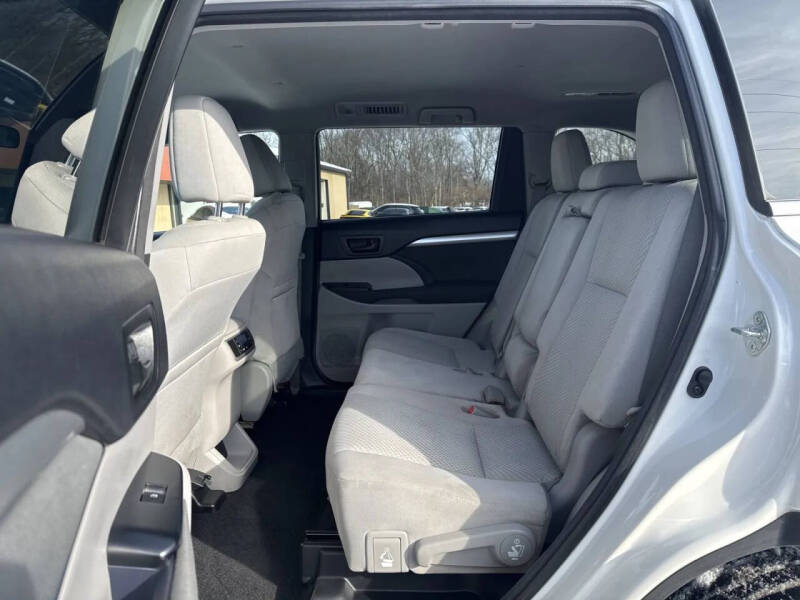 2015 Toyota Highlander LE