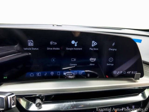 2025 Cadillac LYRIQ Luxury 2