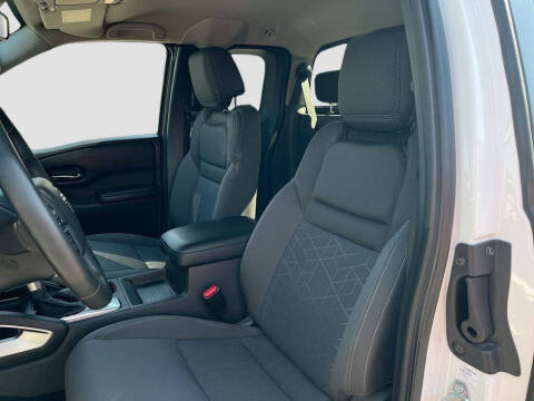 2025 Nissan Frontier SV