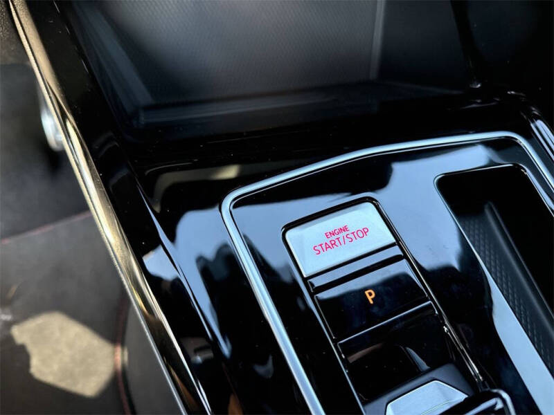 2025 Volkswagen Golf GTI SE