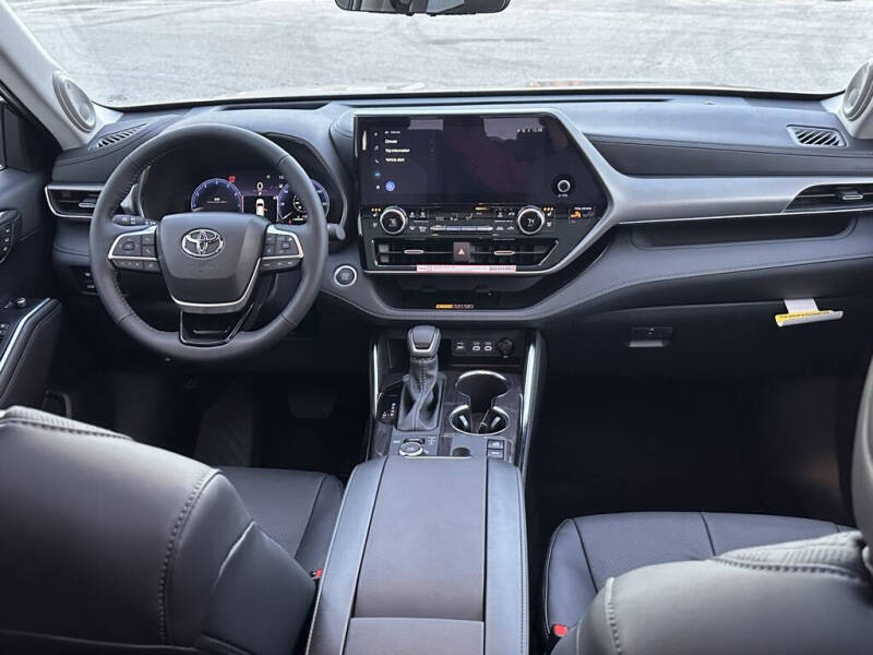 2026 Toyota Highlander Platinum