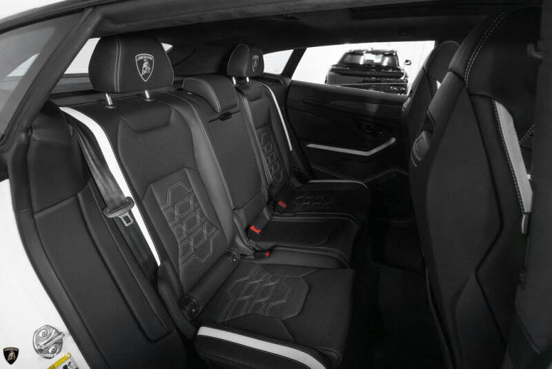 2025 Lamborghini Urus SE