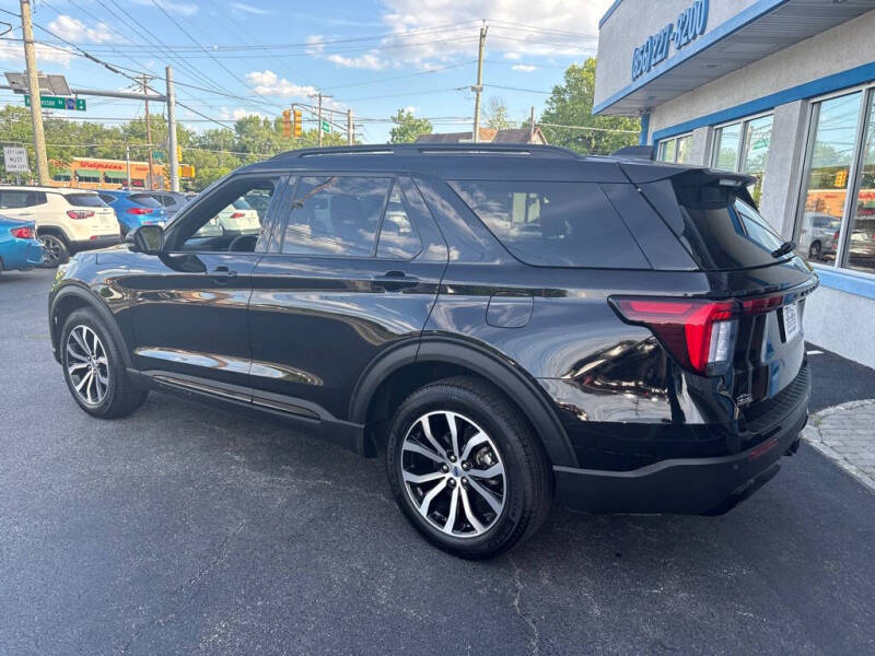 2025 Ford Explorer ST-Line