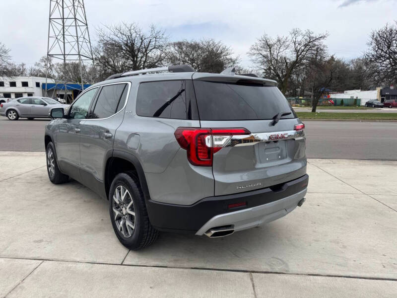 2023 GMC Acadia SLT