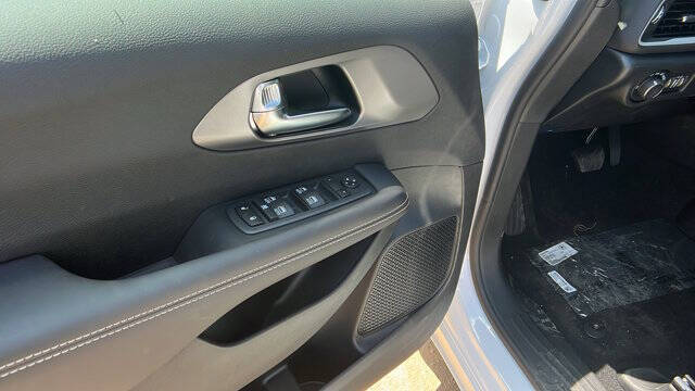 2026 Chrysler Voyager LX