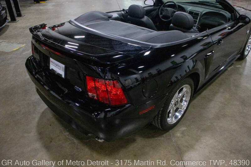 2004 Ford Mustang GT Deluxe