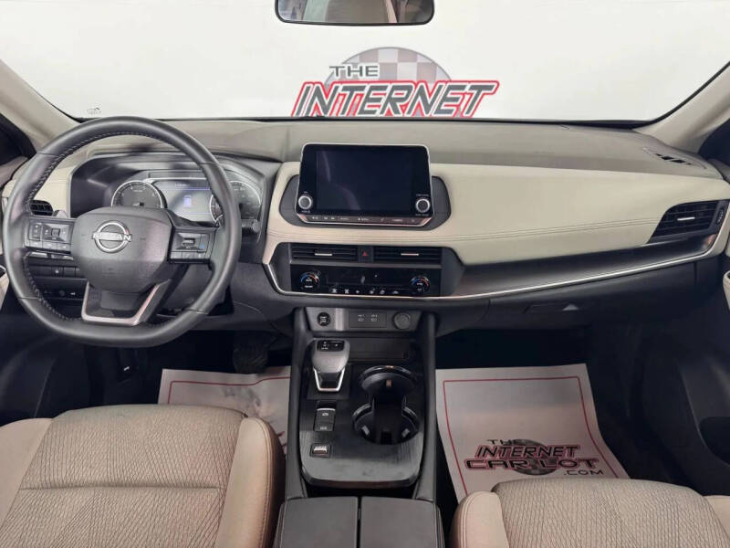 2025 Nissan Rogue SV