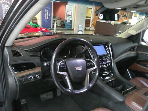 2018 Cadillac Escalade Luxury